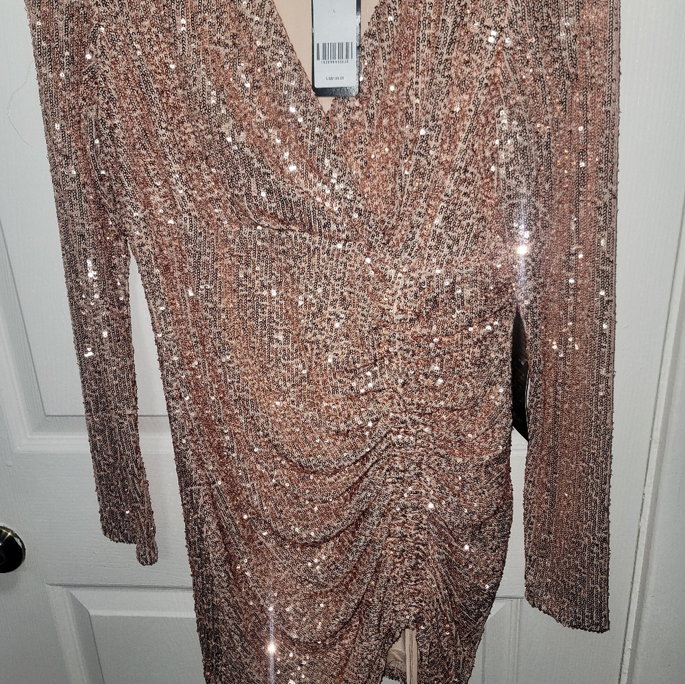 Dress - Picture 3 of 7